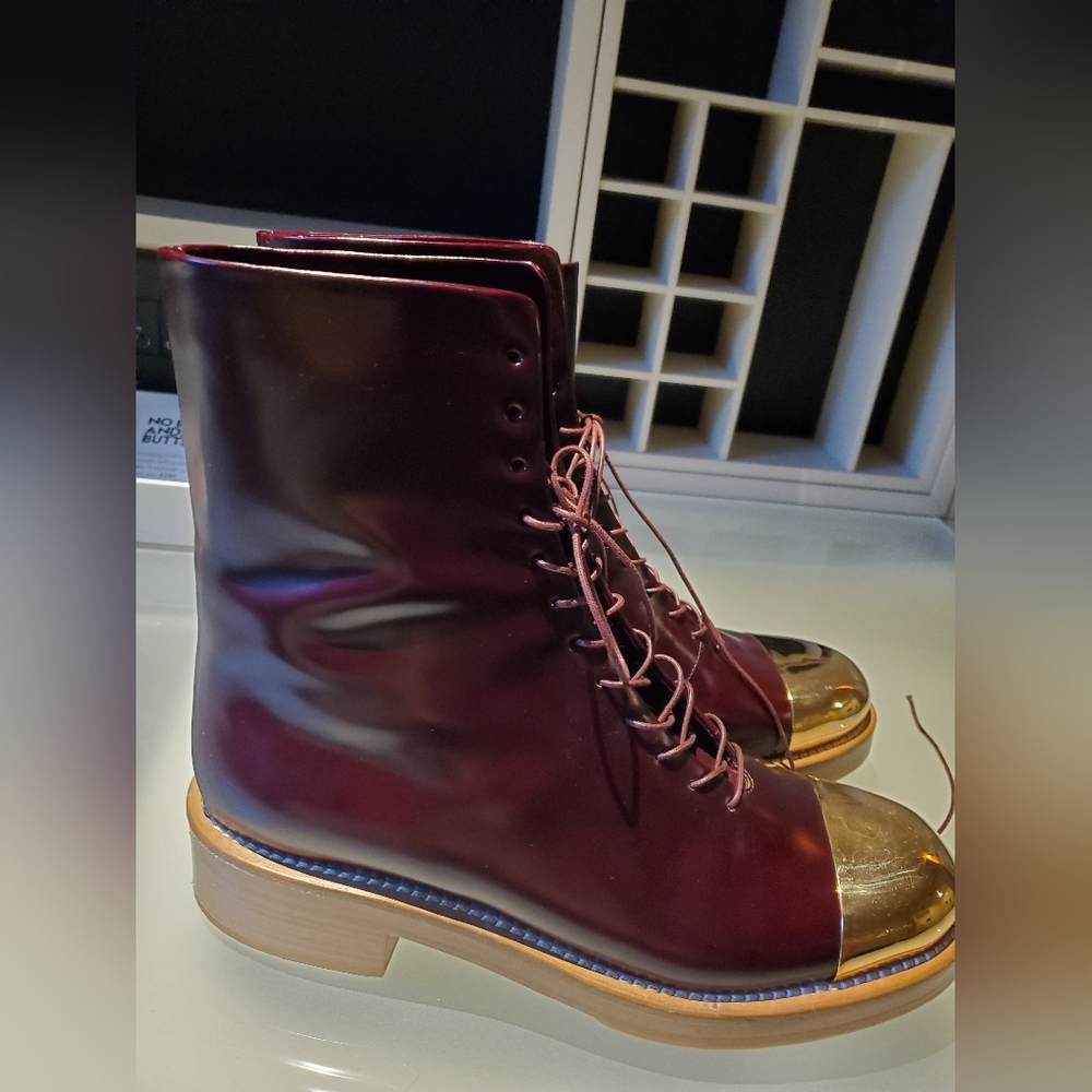 New no box rare sz 42 Gabriela Hearst burgundy boots with golden metal captoe - Picture 3 of 10